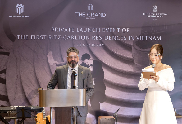 Ông Gibran Bukhari, giám đốc Khối Kinh doanh Masterise Homes, tại sự kiện mở bán khu căn hộ hàng hiệu Ritz-Carlton, Hanoi - Ảnh: Masterise Homes